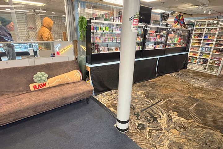 Marketplace Smoke and vape