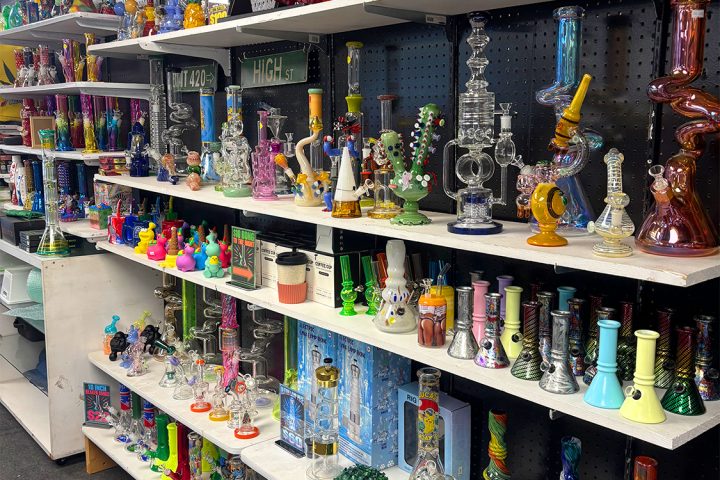 Marketplace Smoke and vape
